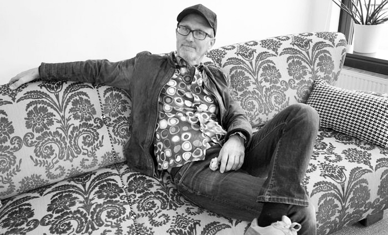 Ulrich Auinger auf dem Künstlersofa
